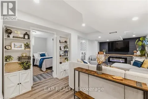 120 Elgin Crescent Waterloo ON N2J 2S4