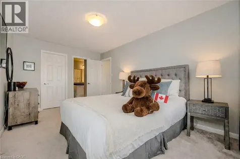 525 Cavanagh Lane Milton ON L9T 8G4