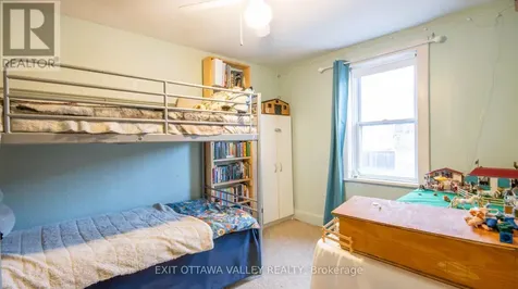 28 Paugh Lake Road Madawaska Valley ON K0J 1B0