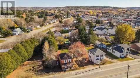 28 Paugh Lake Road Madawaska Valley ON K0J 1B0