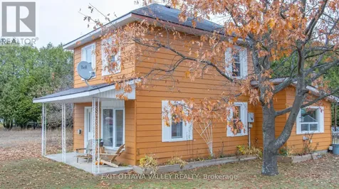 28 Paugh Lake Road Madawaska Valley ON K0J 1B0