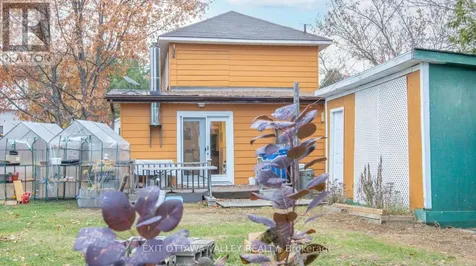 28 Paugh Lake Road Madawaska Valley ON K0J 1B0