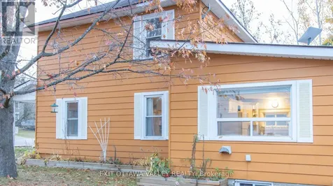 28 Paugh Lake Road Madawaska Valley ON K0J 1B0
