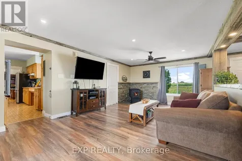 1382 Lochwinnoch Road Horton ON K7V 3Z4