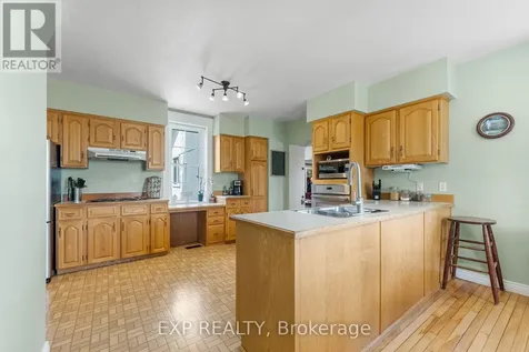 1382 Lochwinnoch Road Horton ON K7V 3Z4