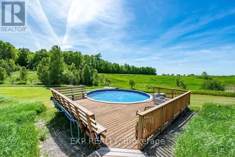 1382 Lochwinnoch Road Horton ON K7V 3Z4