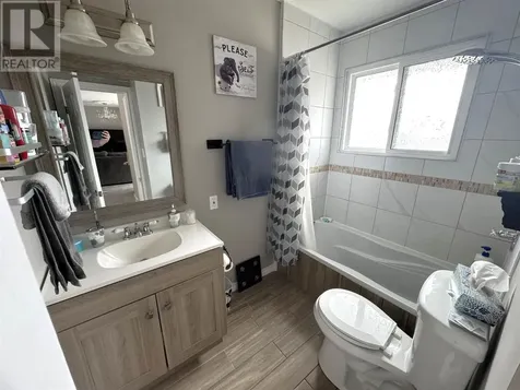 44 Axmith Avenue Elliot Lake ON P5A 1B7