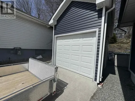 44 Axmith Avenue Elliot Lake ON P5A 1B7