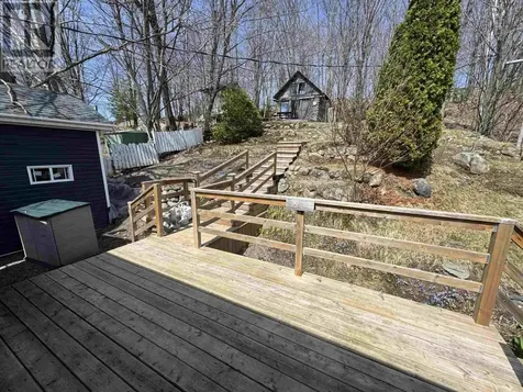 44 Axmith Avenue Elliot Lake ON P5A 1B7