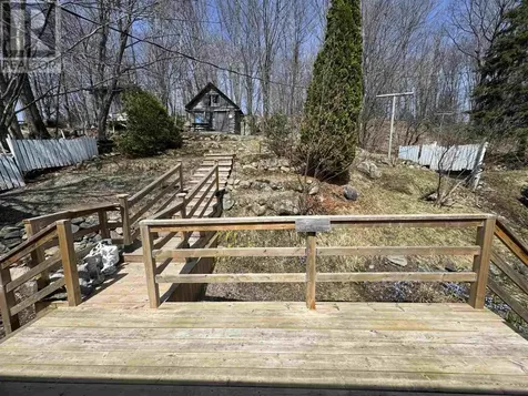 44 Axmith Avenue Elliot Lake ON P5A 1B7