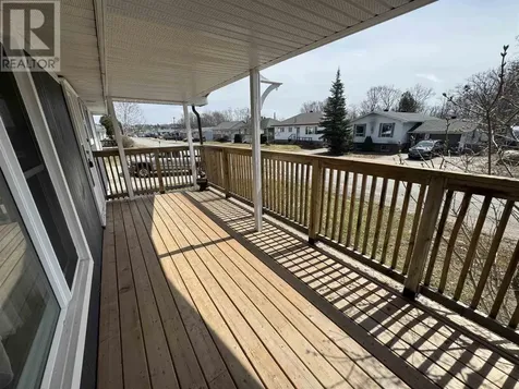 44 Axmith Avenue Elliot Lake ON P5A 1B7