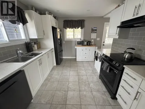 44 Axmith Avenue Elliot Lake ON P5A 1B7