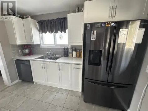 44 Axmith Avenue Elliot Lake ON P5A 1B7