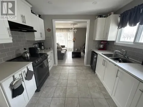 44 Axmith Avenue Elliot Lake ON P5A 1B7