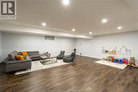 2 Summerville Avenue Leamington ON N8H 0C5