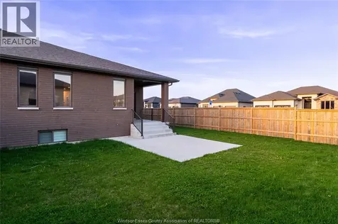 2 Summerville Avenue Leamington ON N8H 0C5