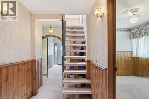 105 Tolton Avenue Hamilton ON L8H 5N7