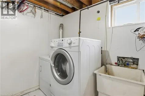 105 Tolton Avenue Hamilton ON L8H 5N7