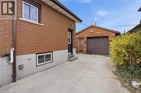 105 Tolton Avenue Hamilton ON L8H 5N7