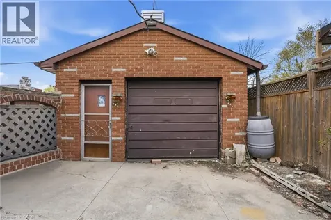 105 Tolton Avenue Hamilton ON L8H 5N7
