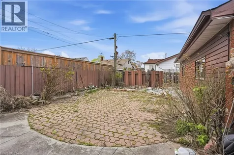 105 Tolton Avenue Hamilton ON L8H 5N7
