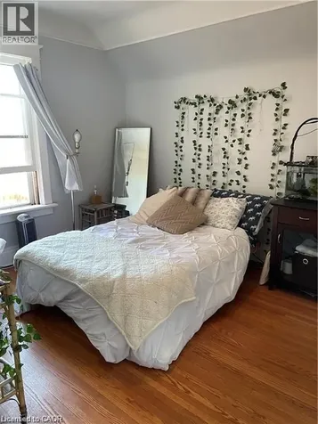 48 Betzner Avenue North Kitchener ON N2H 3B9