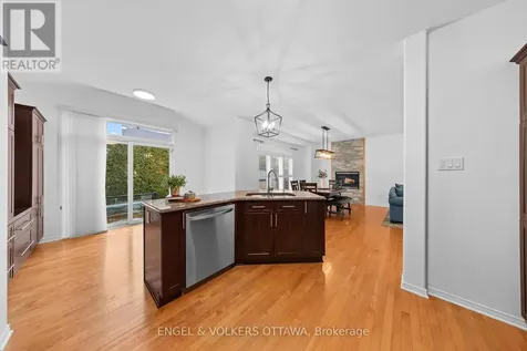 57 Newcastle Avenue Ottawa ON K2K 3B5