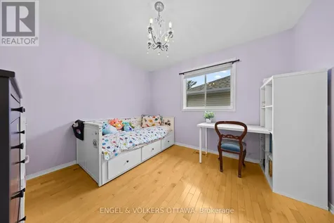 57 Newcastle Avenue Ottawa ON K2K 3B5