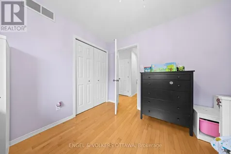 57 Newcastle Avenue Ottawa ON K2K 3B5