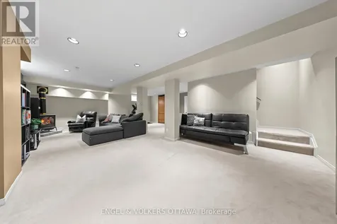 57 Newcastle Avenue Ottawa ON K2K 3B5
