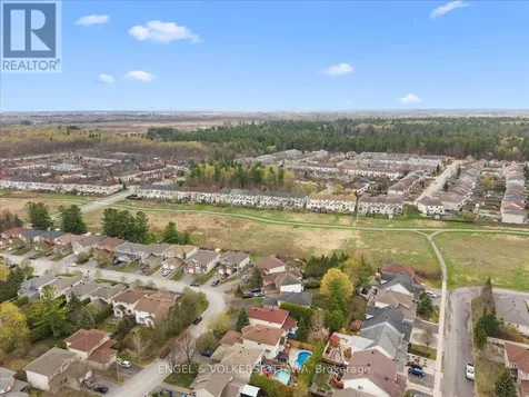 57 Newcastle Avenue Ottawa ON K2K 3B5
