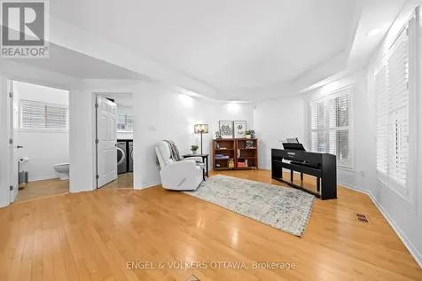 57 Newcastle Avenue Ottawa ON K2K 3B5
