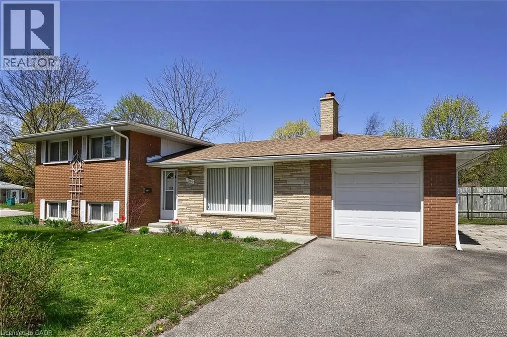 104 Milford Avenue Waterloo ON N2L 3Z3