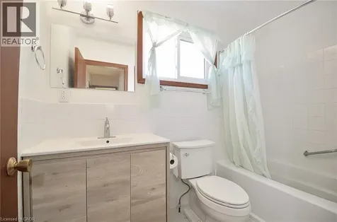 104 Milford Avenue Waterloo ON N2L 3Z3