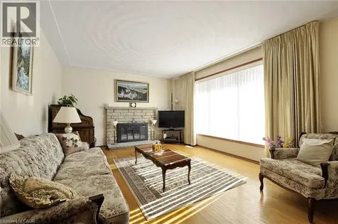 104 Milford Avenue Waterloo ON N2L 3Z3