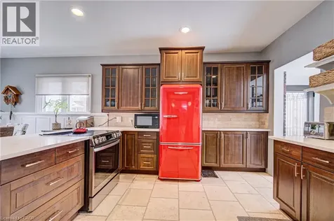 53 Lincoln Avenue Cambridge ON N1R 4W6