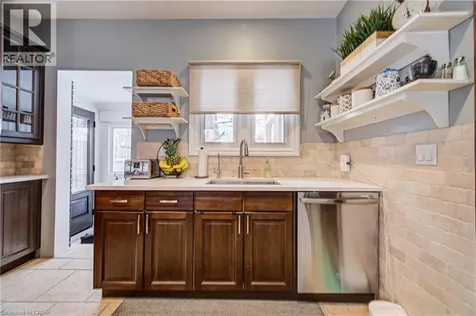 53 Lincoln Avenue Cambridge ON N1R 4W6