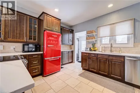 53 Lincoln Avenue Cambridge ON N1R 4W6