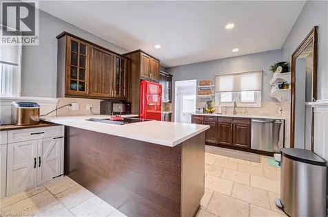 53 Lincoln Avenue Cambridge ON N1R 4W6
