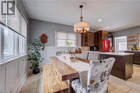 53 Lincoln Avenue Cambridge ON N1R 4W6