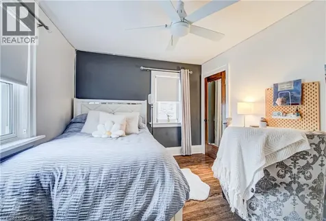 53 Lincoln Avenue Cambridge ON N1R 4W6