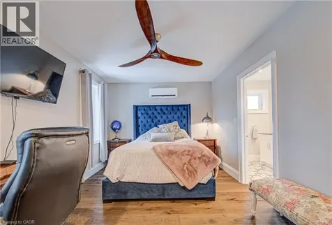 53 Lincoln Avenue Cambridge ON N1R 4W6