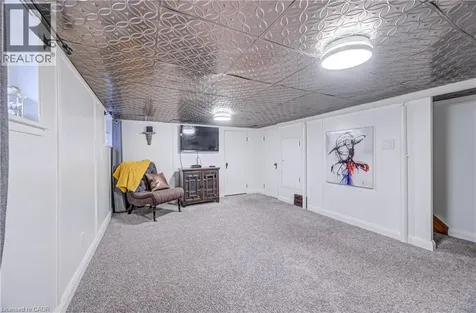 53 Lincoln Avenue Cambridge ON N1R 4W6