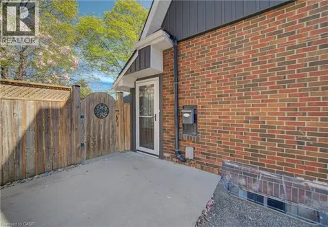 53 Lincoln Avenue Cambridge ON N1R 4W6