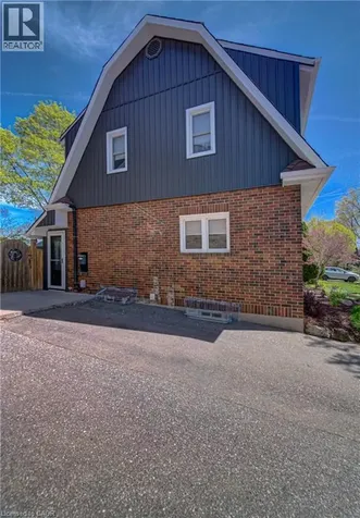 53 Lincoln Avenue Cambridge ON N1R 4W6
