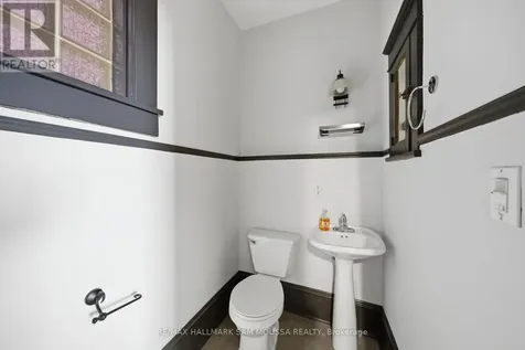 79 Hinton Avenue North Ottawa ON K1Y 0Z7