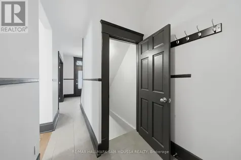 79 Hinton Avenue North Ottawa ON K1Y 0Z7