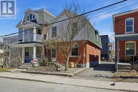 79 Hinton Avenue North Ottawa ON K1Y 0Z7