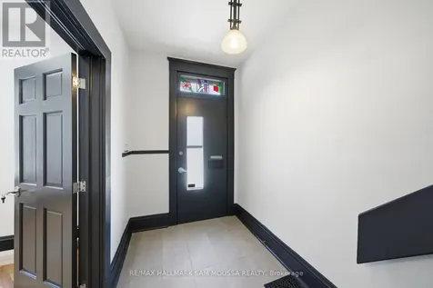 79 Hinton Avenue North Ottawa ON K1Y 0Z7