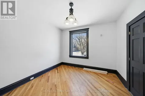 79 Hinton Avenue North Ottawa ON K1Y 0Z7